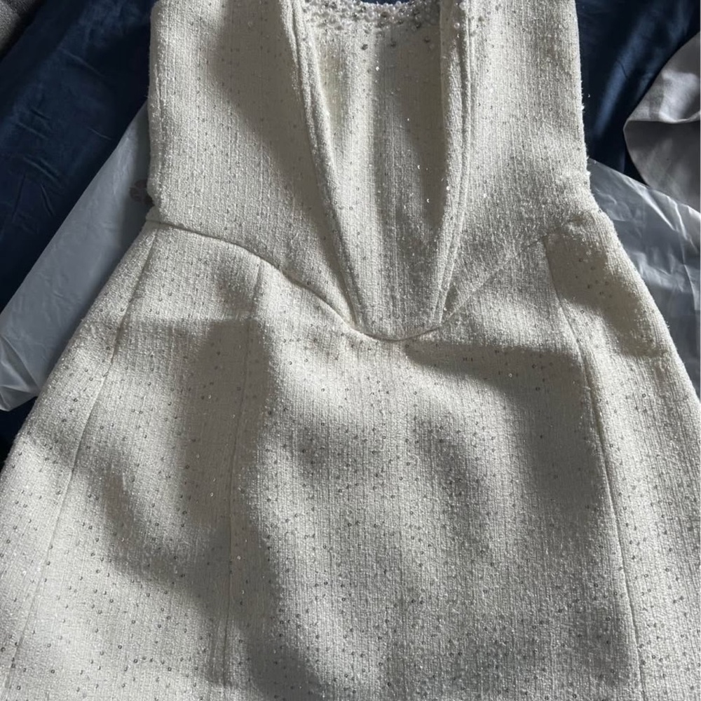 Meshki Lorrie Tweed Basque Corset White Dress with Pearls Embelishments
LARGE - Picture 5 of 5